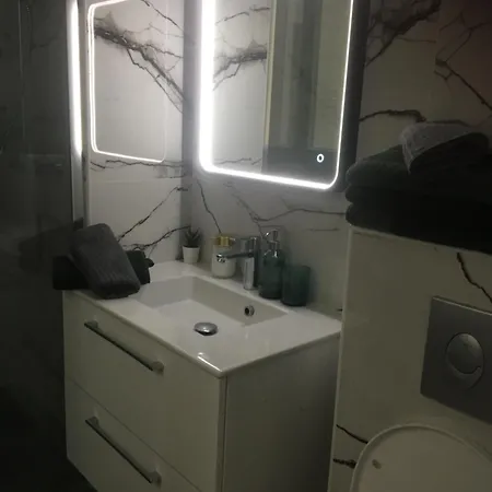 Tour Eiffel Apartment *