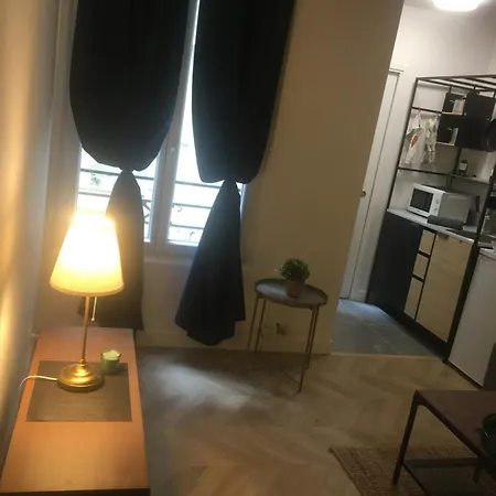 Apartment Tour Eiffel